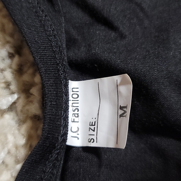 T-shirt - Picture 2 of 2